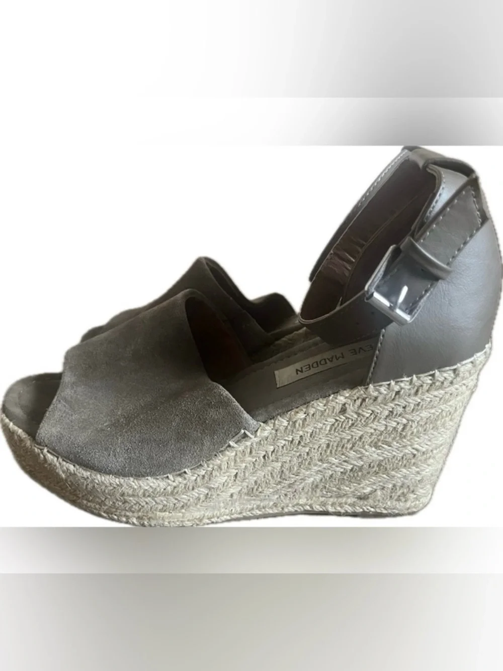 Steve Madden Jaylen Gray Leather Wedge Sandals Women’s size 9M.